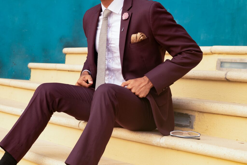 オシャレなスーツを着た男性